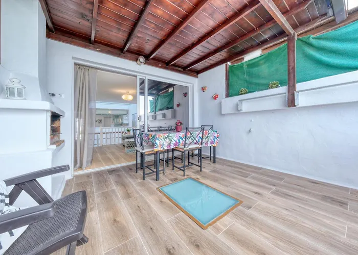 Sea View Colony Club *